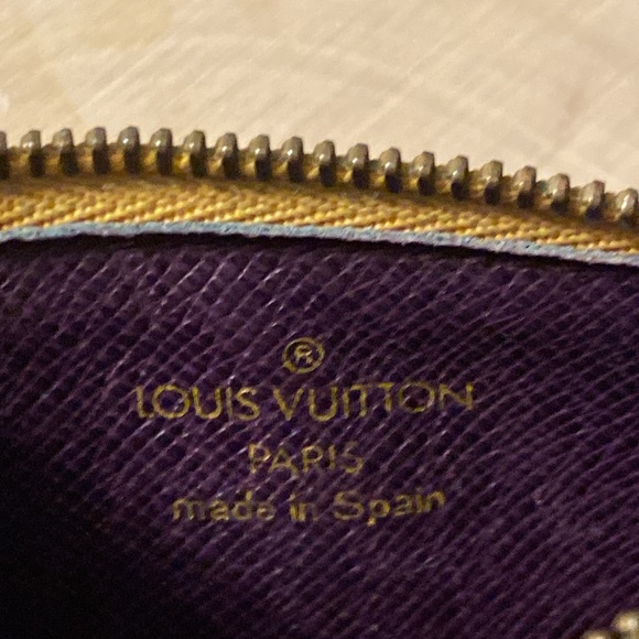 Louis Vuitton Yellow Epi Key Pouch - Picture 7 of 9